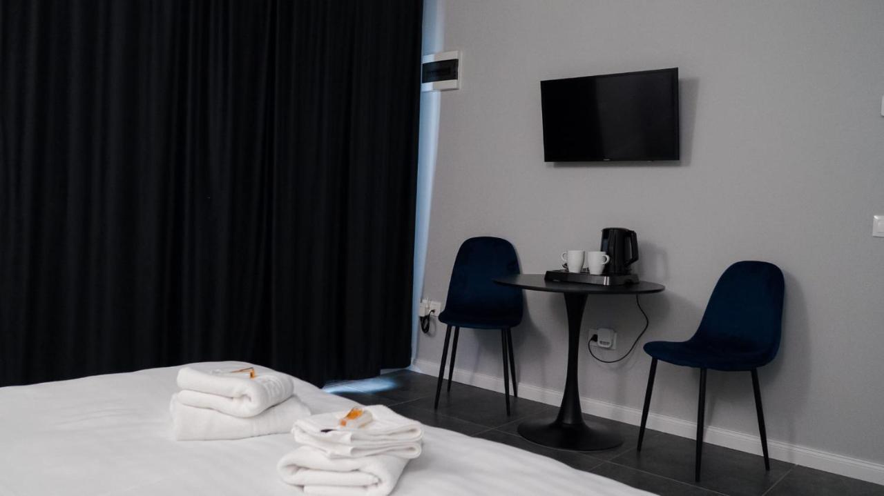 Villa Wild Rooms Jiet Екстериор снимка
