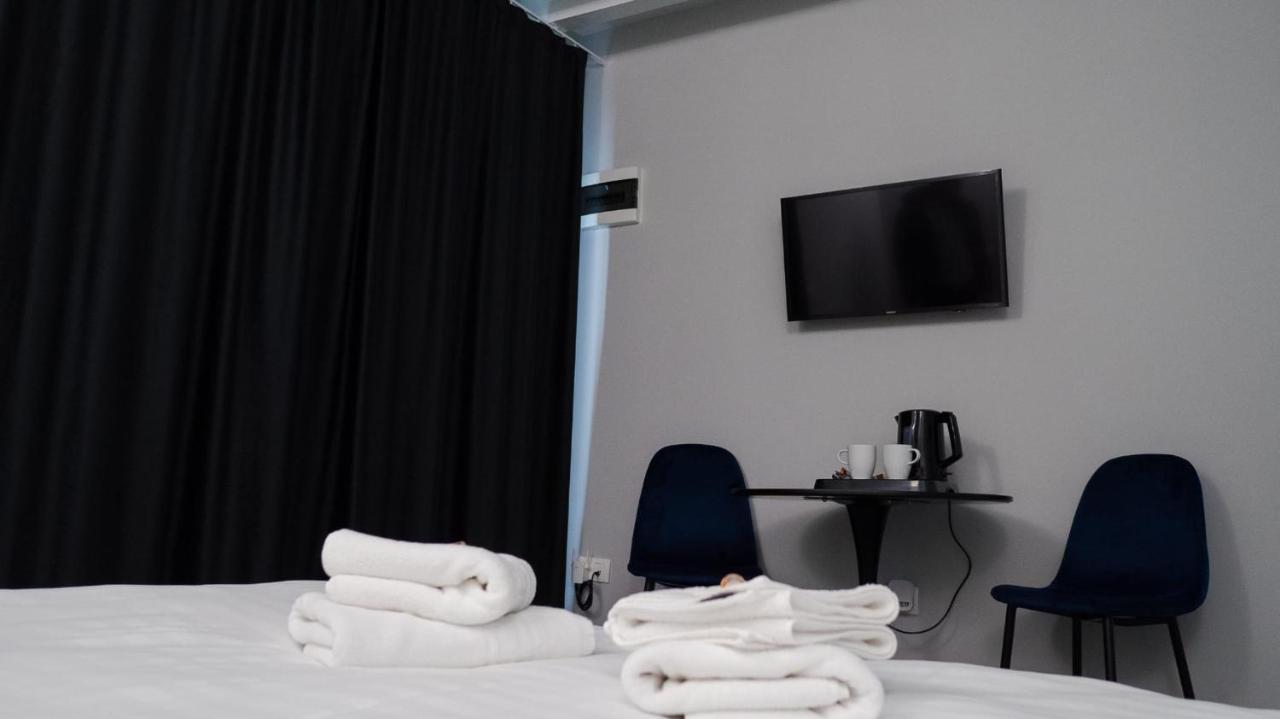 Villa Wild Rooms Jiet Екстериор снимка