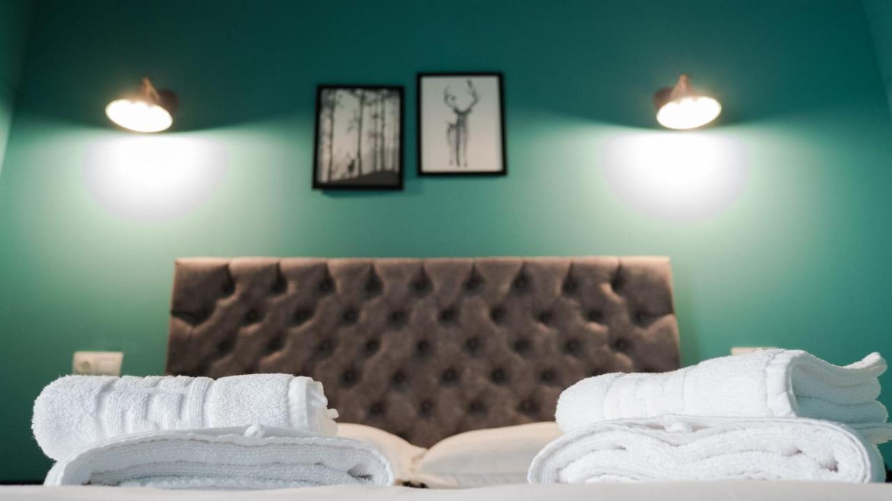 Villa Wild Rooms Jiet Екстериор снимка