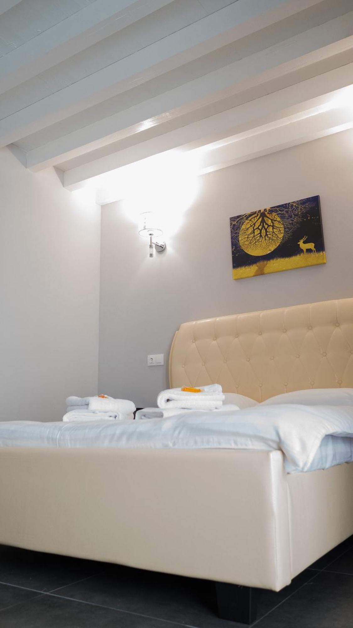Villa Wild Rooms Jiet Стая снимка